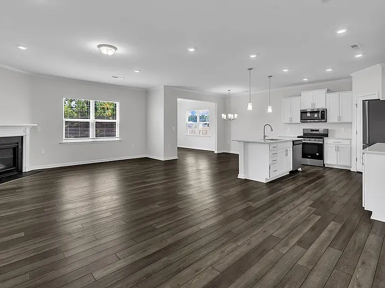 2307 Bethpage Dr — Photo 4