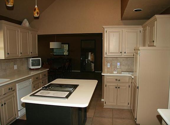 5th image of 14700 Thornhill Drive
