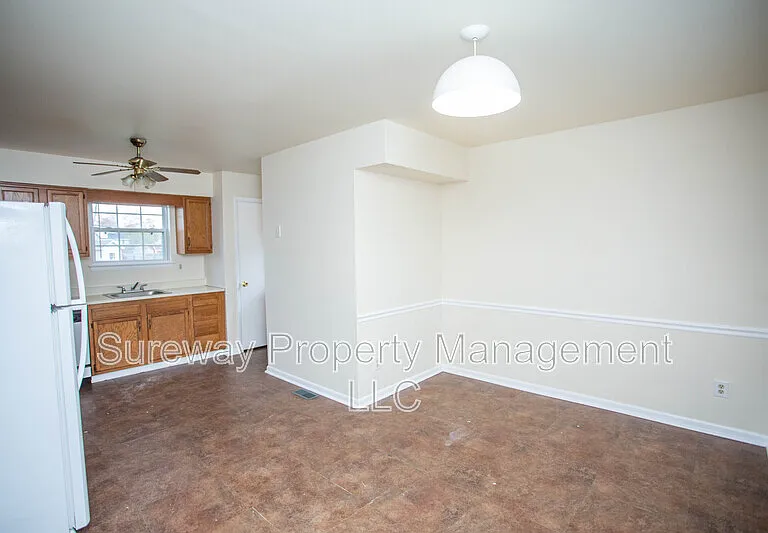 5729 Irving Ave — Photo 6