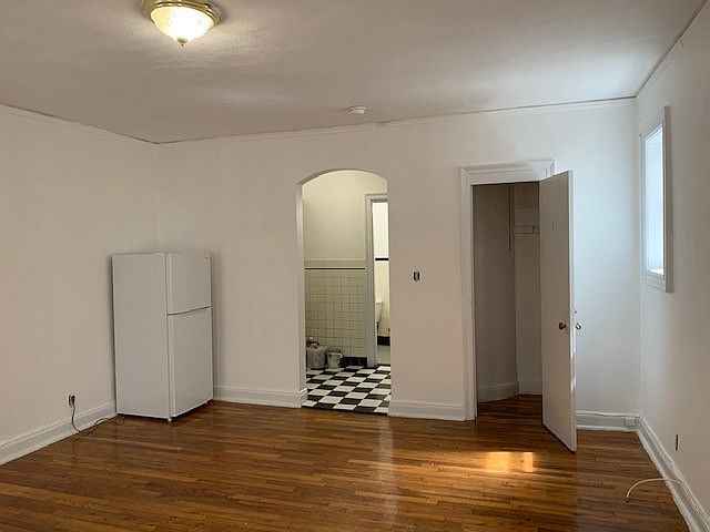 2nd image of 1434 Lexington Ave APT 4