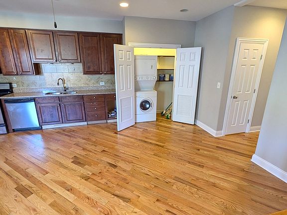 4th image of 3512 W Shakespeare Ave APT 1
