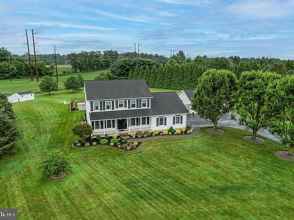 2nd image of 10 Claddagh Ct