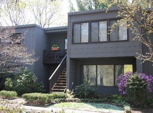 8 Ternay Gdns, Providence, RI 02904