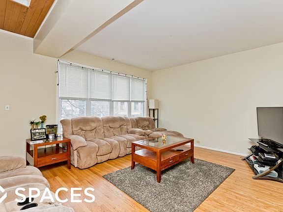 4th image of 1458 W Melrose St #Twof