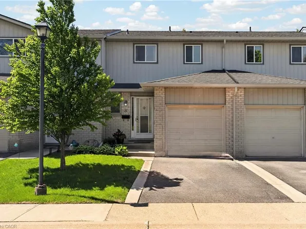 1675 Upper Gage Ave #31, Hamilton, ON L8W 3R7