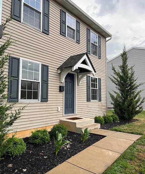 36 Raymond St — Photo 1