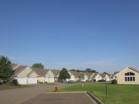 Exterior Neighborhood (street photo)