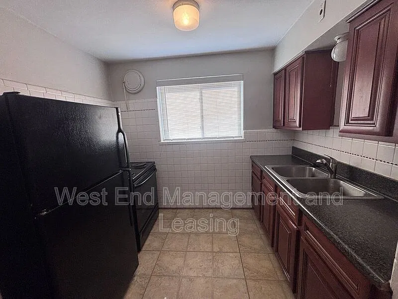 1 bed, 1.0 bath, $1,095 — Photo 2