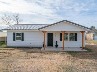114 E 5th St, Gore, OK 74435