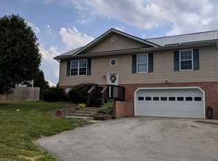 1008 Maple Leaf Dr, Jonesborough, TN 37659