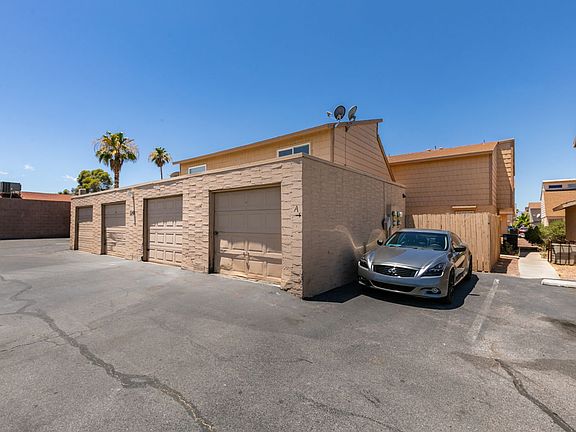 3rd image of 5247 Garden Ln APT A