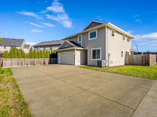 499 Torrence Rd, Comox, BC V9M 3G7