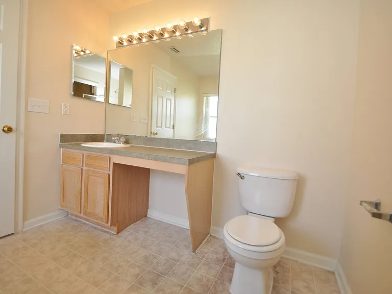 116 London Dr — Photo 22
