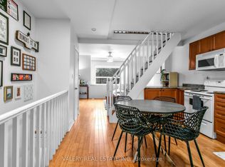 1060 Dundas St W, Toronto, ON