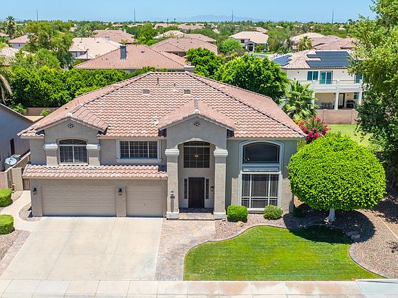 3rd image of 1450 E CRESCENT Way