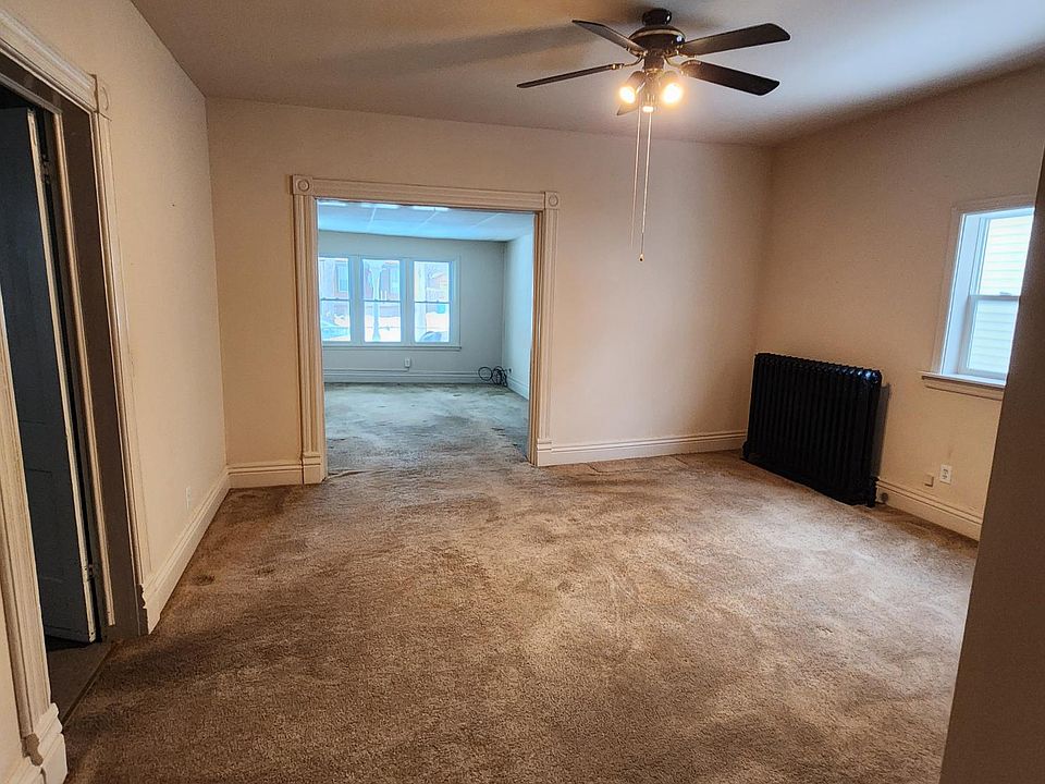 1st image of 104 East St #1