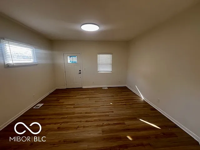 2141 Bellefontaine St — Photo 5