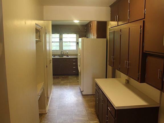 4th image of 2107 Lowell Dr
