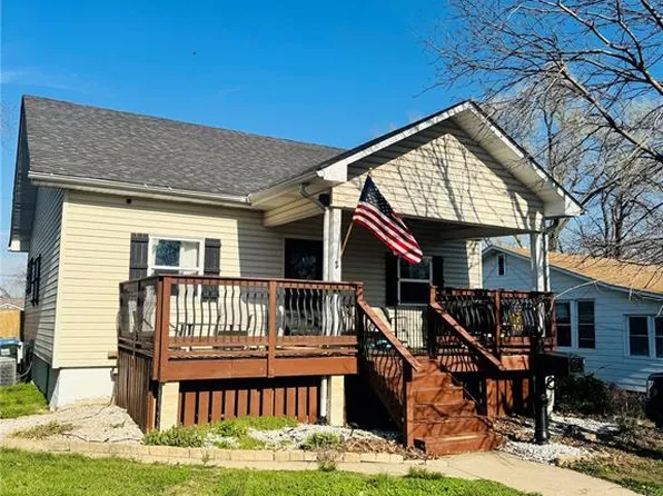 313 N 3rd St, Dupo, IL 62239