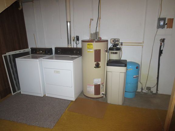 5th image of 9226 N College St