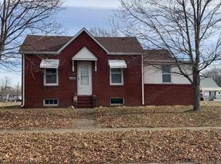 800 S Van Buren St, Litchfield, IL 62056