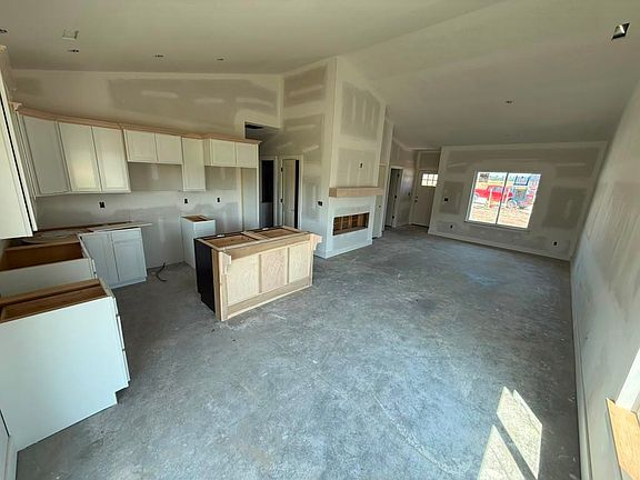4th image of 1621 Midway Ct
