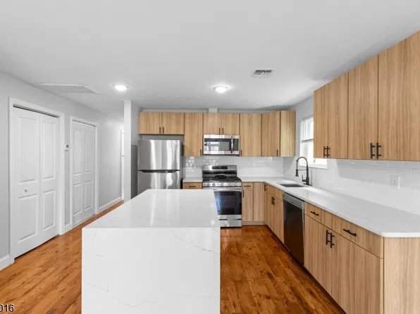 19 Shaw Ave Floor 1, Newark, NJ 07112