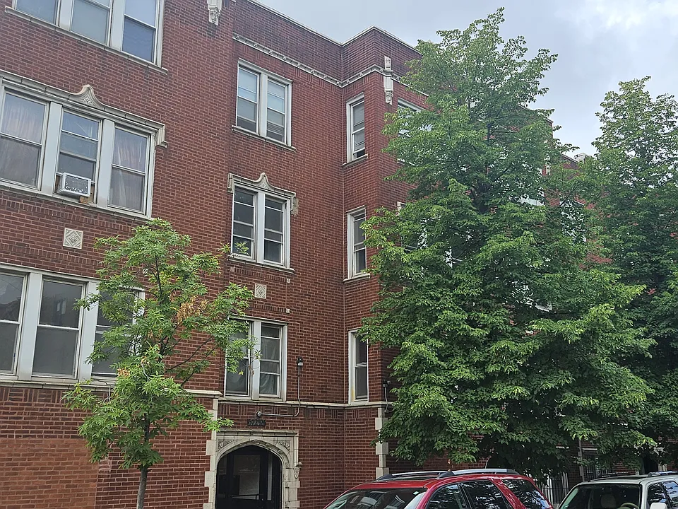 5735 W Washington