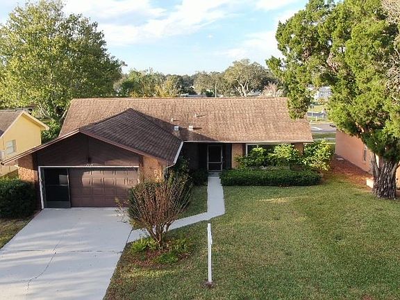 2nd image of 1350 GLENGARRY DRIVE