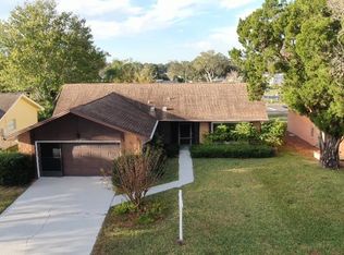 1350 Glengarry Dr, Palm Harbor, FL 34684