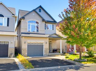 210 Broxburn Cres, Ottawa, ON K2J 0N7
