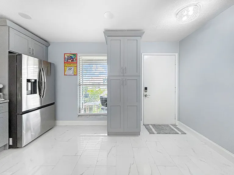 2140 Corbin Pl #F — Photo 8