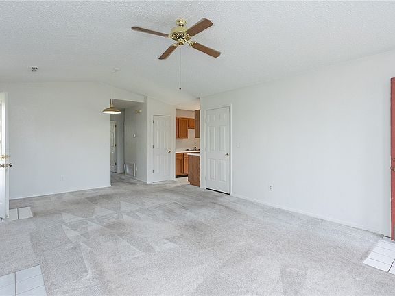 2nd image of 533 E Redbud Ln