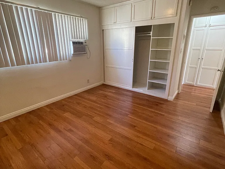 1607 N Harvard Blvd #2 — Photo 7
