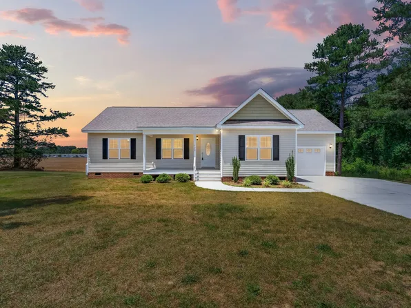 100 Carson Ct, Lillington, NC 27546