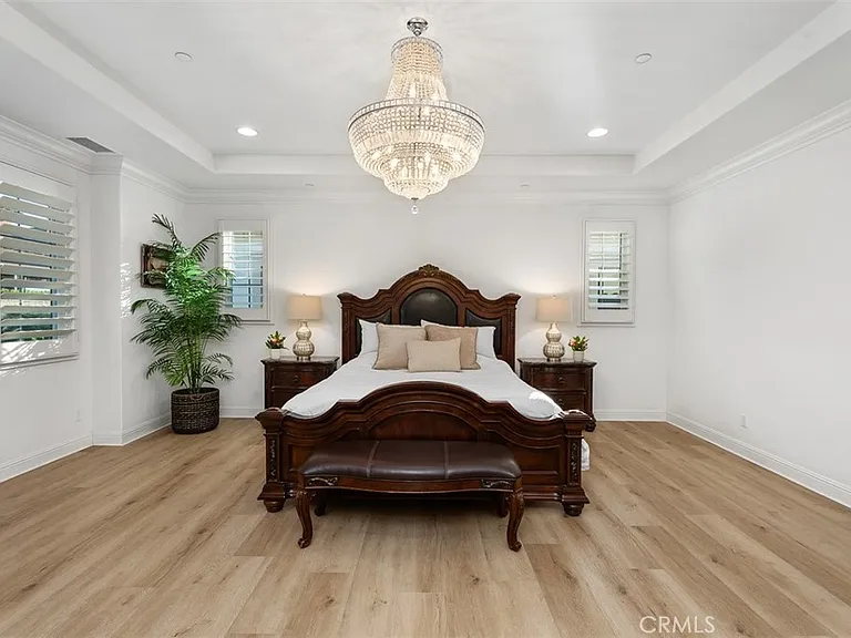 118 Iron Gate — Photo 20