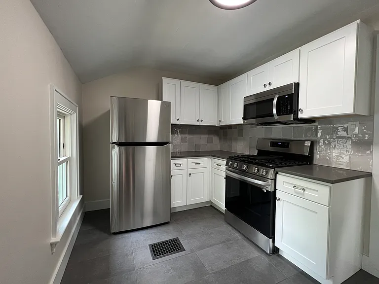 2537 SE 33rd Pl — Photo 5