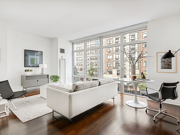 4th image of 207 E 57th St APT 4C
