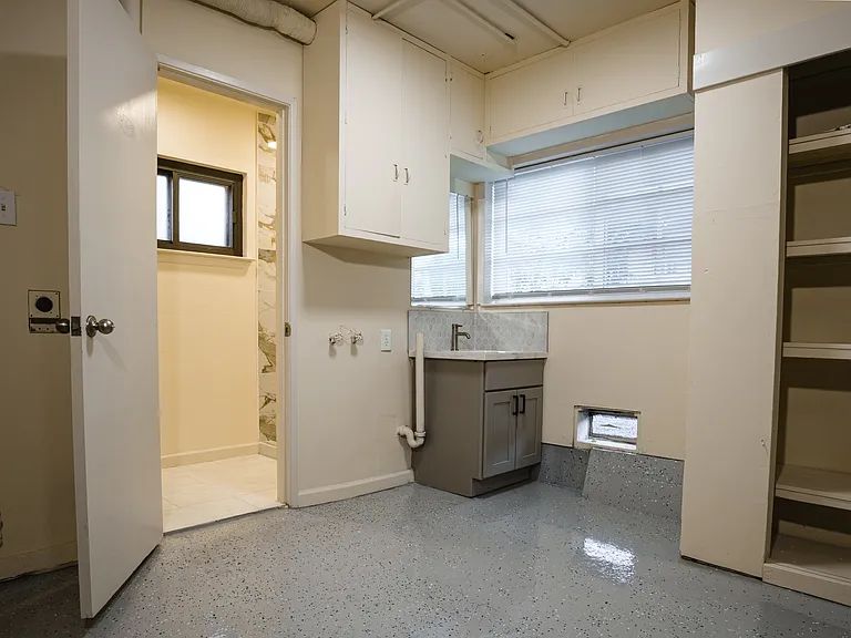 582 Euclid Ave — Photo 19