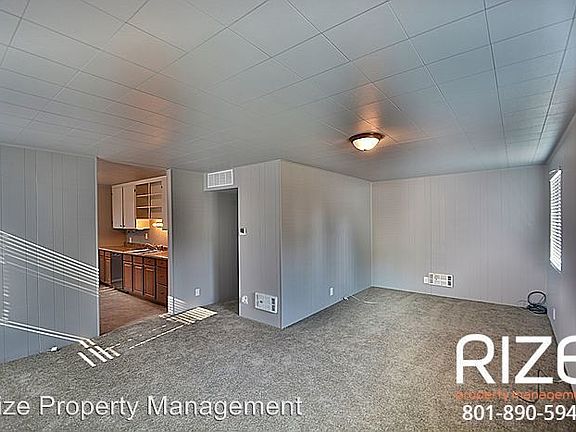 3rd image of 1122 W Fremont Ave