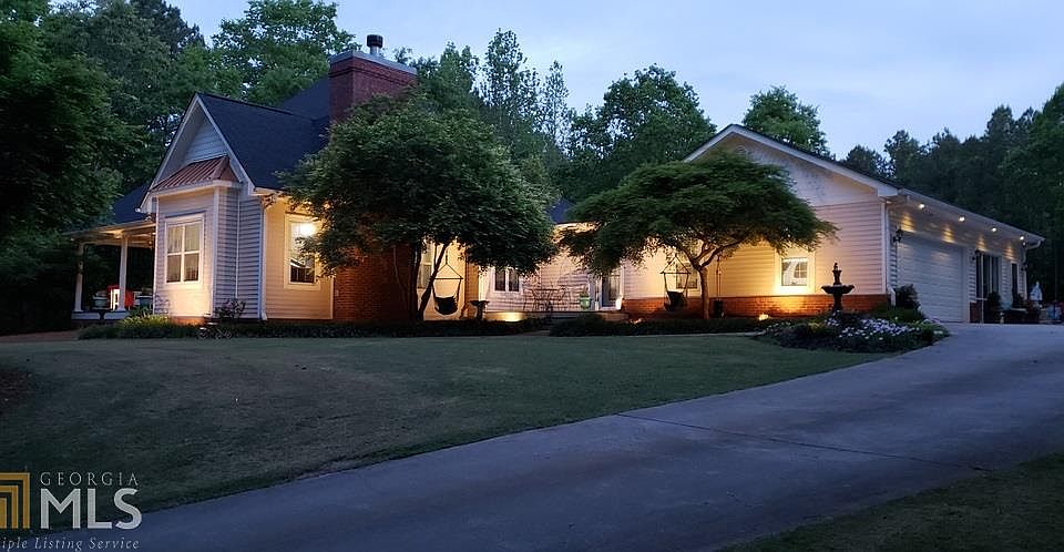 2nd image of 447 Harper Rd