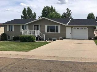 201 7th Ave NW, Watford City, ND 58854