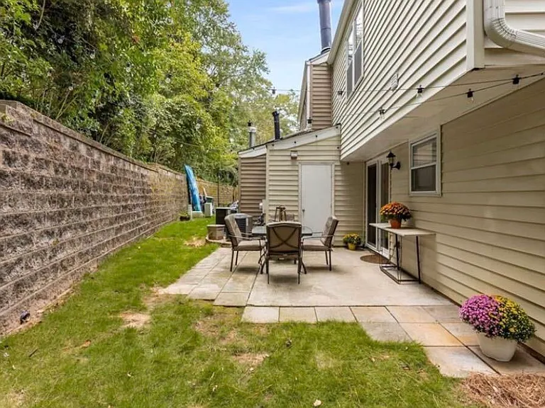 3001 Queen Anne Ct — Photo 18