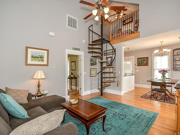 5th image of 88 Chapel Hill St