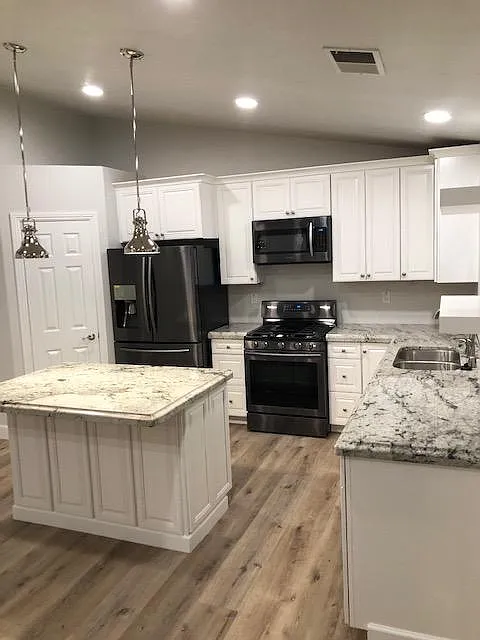 473 W Julia Way — Photo 3