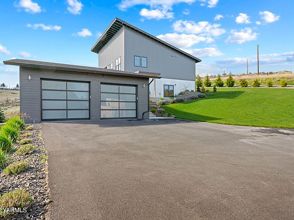 17 A Chefs Dream Kitchen>