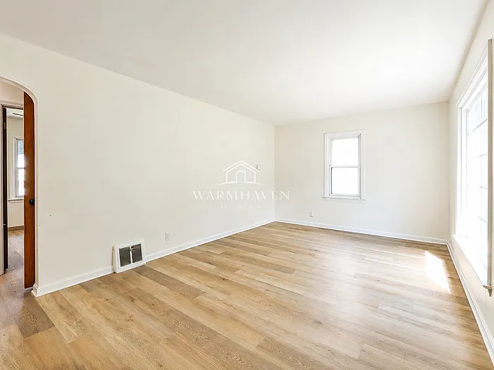 1575 Idlewood Ave — Photo 3
