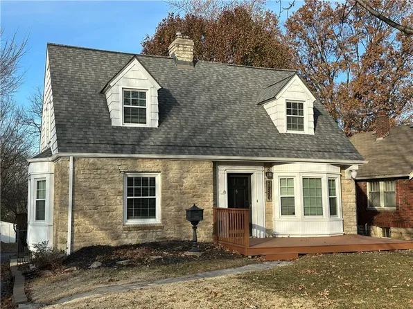 7920 Ward Parkway Pl, Kansas City, MO 64114