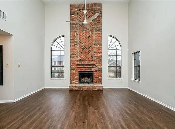 2nd image of 1109 Harvest Hill Ln