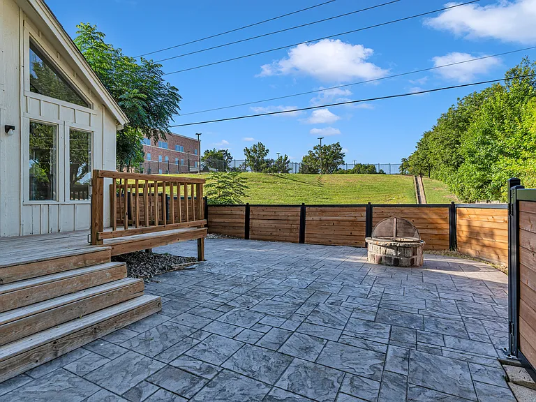 508 Whittle Way — Photo 31